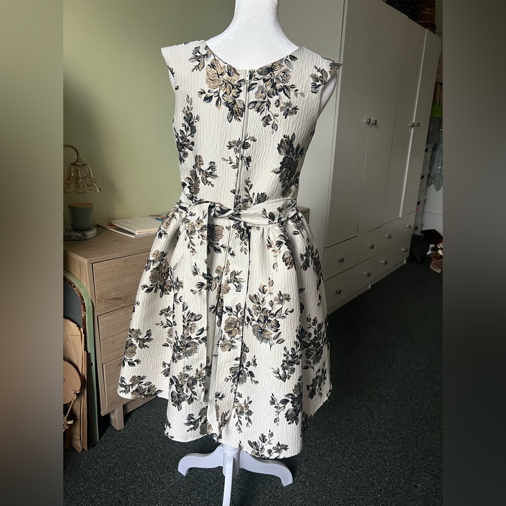 White Jacquard Shimmery Metallic Black Floral Rose Tulle Petticoat Gown Dress